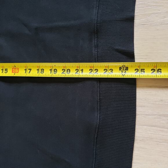 Looney Tunes Crewneck Sweatshirt Womens S Black Bugs Daffy Taz Tweety Embroidery - Picture 6 of 6